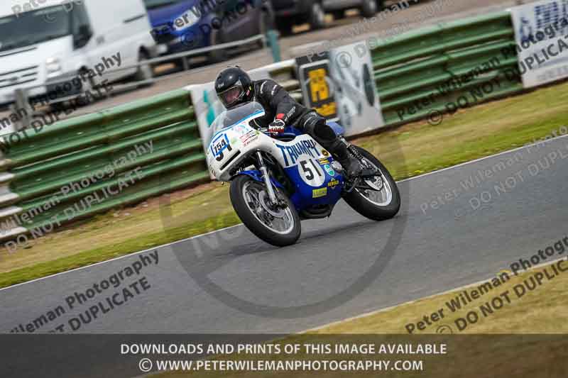 Vintage motorcycle club;eventdigitalimages;mallory park;mallory park trackday photographs;no limits trackdays;peter wileman photography;trackday digital images;trackday photos;vmcc festival 1000 bikes photographs